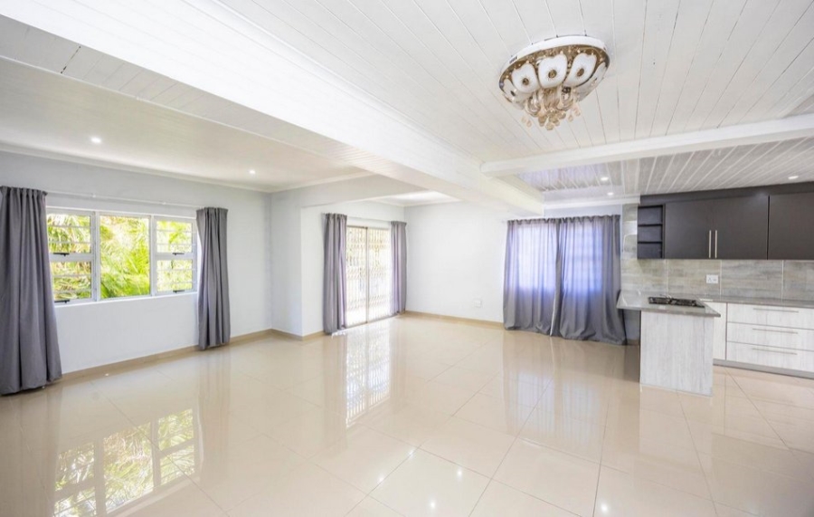 4 Bedroom Property for Sale in Sunnyridge Eastern Cape